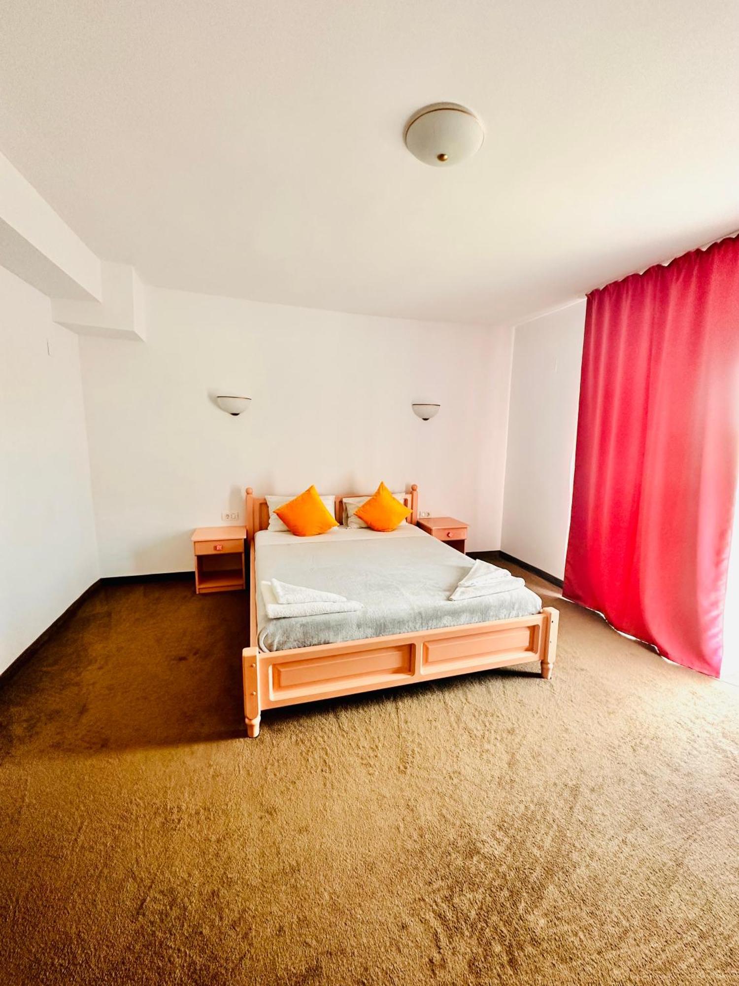 Pensiunea Fabian Hotel จูรีลอฟกา ภายนอก รูปภาพ