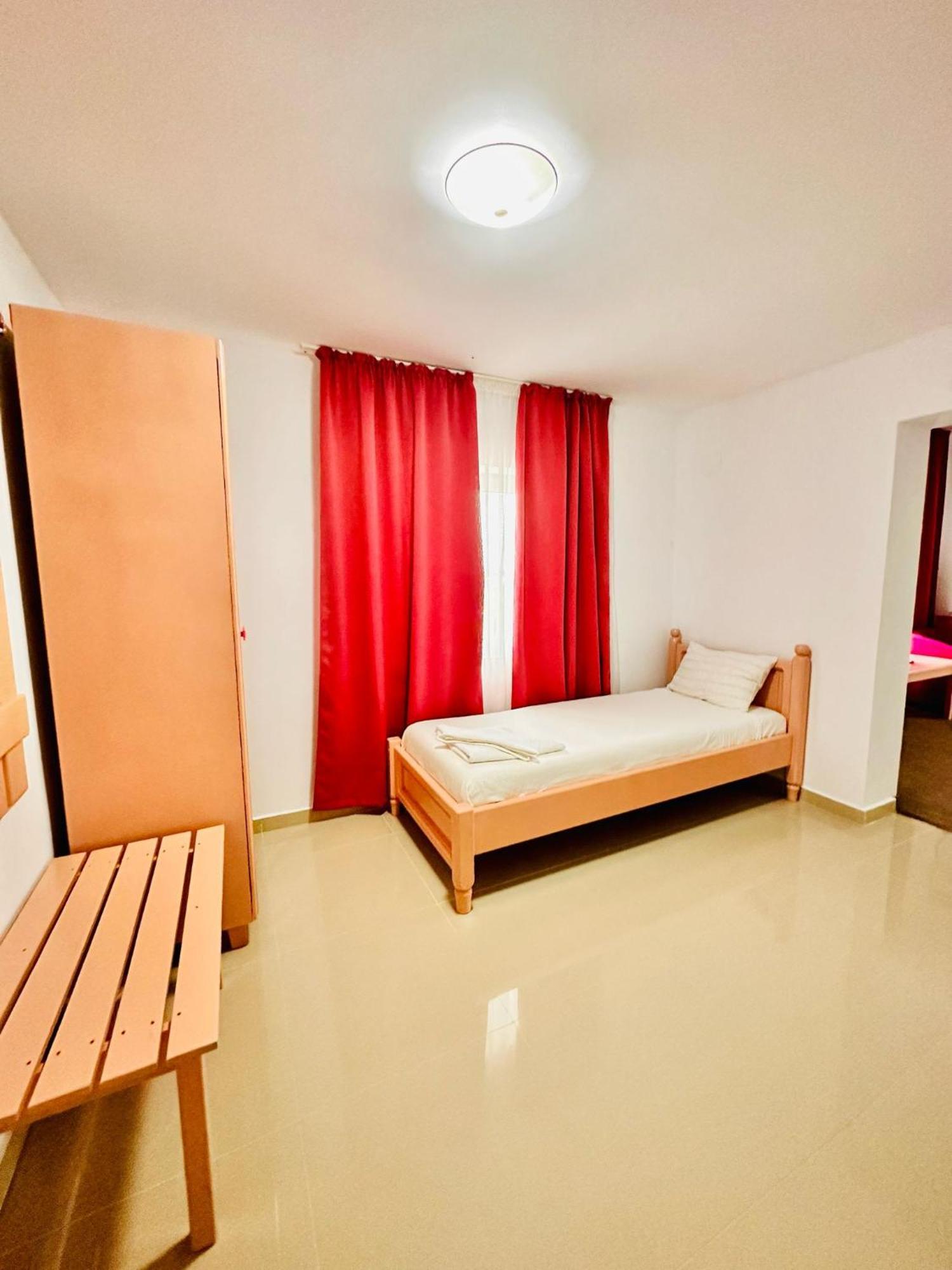 Pensiunea Fabian Hotel จูรีลอฟกา ภายนอก รูปภาพ